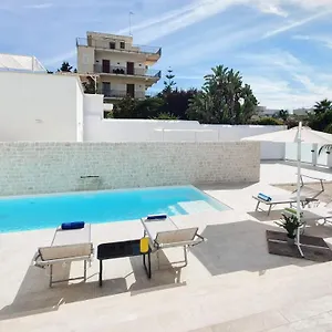 villa-mediterranea-apartments-seaview-pool-garden.barihotels.org/